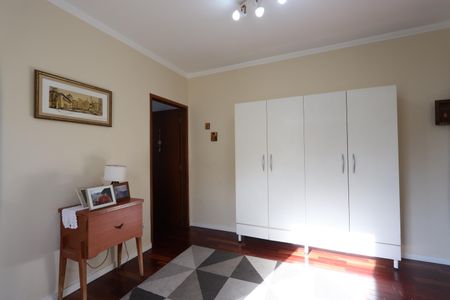 Casa à venda com 260m², 4 quartos e 2 vagasCorredor