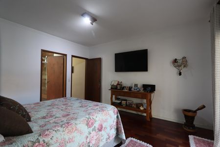 Casa à venda com 260m², 4 quartos e 2 vagasSuíte 4