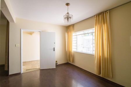 Casa à venda com 144m², 4 quartos e 2 vagasSala