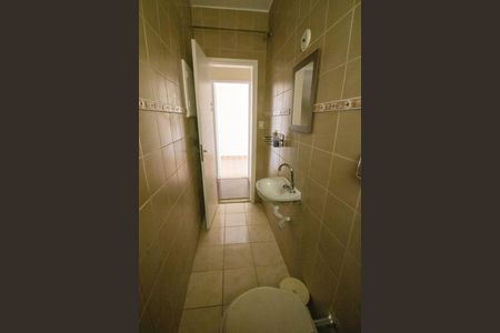 Casa à venda com 144m², 4 quartos e 2 vagasBanheiro 1