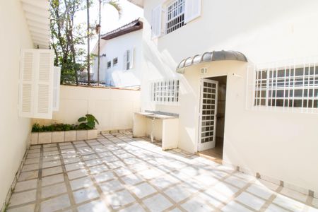 Casa à venda com 144m², 4 quartos e 2 vagasQuintal