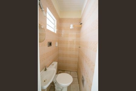 Casa à venda com 144m², 4 quartos e 2 vagasBanheiro de serviço