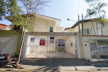 Casa à venda com 144m², 4 quartos e 2 vagasFachada