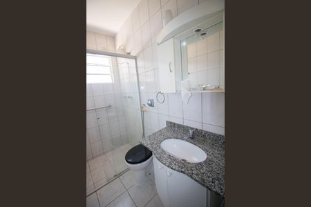 Casa à venda com 144m², 4 quartos e 2 vagasBanheiro 2