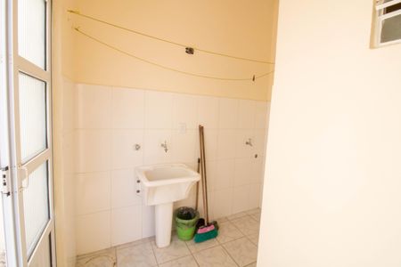 Casa à venda com 144m², 4 quartos e 2 vagasÁrea de Serviço