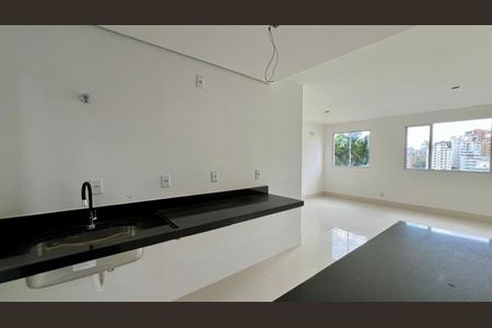 Apartamento à venda com 67m², 2 quartos e 2 vagasCozinha