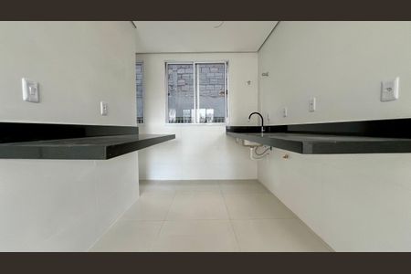 Apartamento à venda com 67m², 2 quartos e 2 vagasCozinha