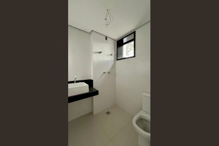 Apartamento à venda com 67m², 2 quartos e 2 vagasBanheiro