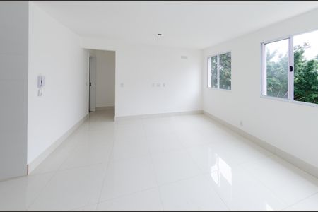 Sala de apartamento à venda com 2 quartos, 67m² em Vila Paris, Belo Horizonte