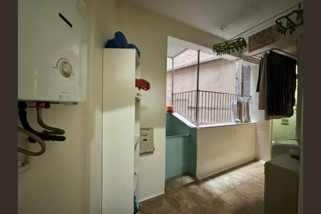 Apartamento à venda com 130m², 3 quartos e 1 vagaÁrea de serviço