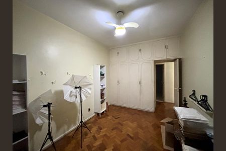 Apartamento à venda com 130m², 3 quartos e 1 vagaQuarto