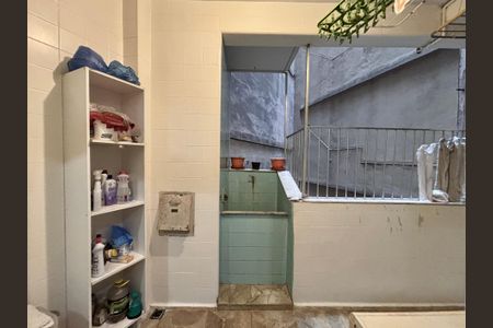 Apartamento à venda com 130m², 3 quartos e 1 vagaÁrea de serviço