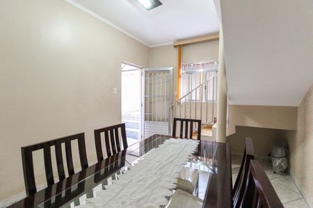Casa à venda com 140m², 3 quartos e 2 vagas Casa à venda com 140m², 3 quartos e 2 vagasCopa