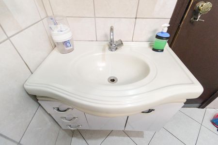 Casa à venda com 140m², 3 quartos e 2 vagas Casa à venda com 140m², 3 quartos e 2 vagasLavabo