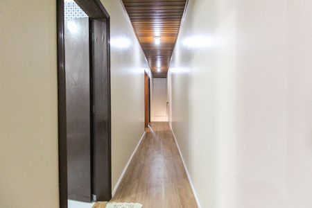 Casa à venda com 140m², 3 quartos e 2 vagas Casa à venda com 140m², 3 quartos e 2 vagasCorredor