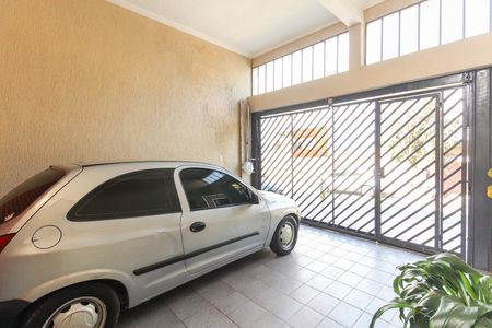 Casa à venda com 140m², 3 quartos e 2 vagas Casa à venda com 140m², 3 quartos e 2 vagasGaragem