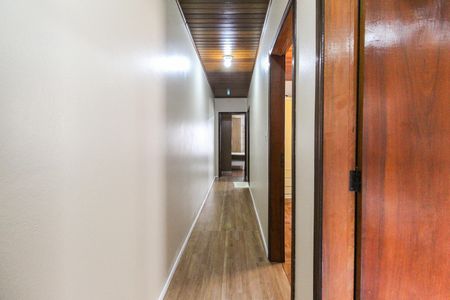 Casa à venda com 140m², 3 quartos e 2 vagas Casa à venda com 140m², 3 quartos e 2 vagasCorredor