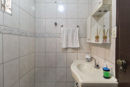 Casa à venda com 140m², 3 quartos e 2 vagas Casa à venda com 140m², 3 quartos e 2 vagasLavabo