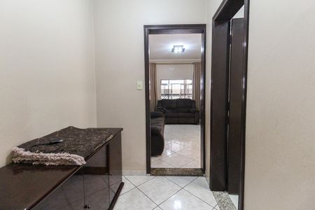 Casa à venda com 140m², 3 quartos e 2 vagas Casa à venda com 140m², 3 quartos e 2 vagasHall