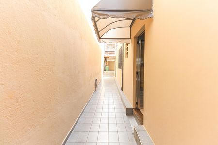 Casa à venda com 140m², 3 quartos e 2 vagas Casa à venda com 140m², 3 quartos e 2 vagasCorredor