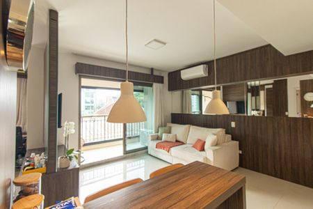 Sala de apartamento para alugar com 1 quarto, 45m² em Batel, Curitiba