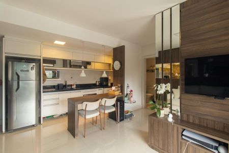 Sala de apartamento para alugar com 1 quarto, 45m² em Batel, Curitiba