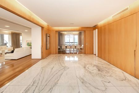 Apartamento à venda com 714m², 5 quartos e NaN vagas