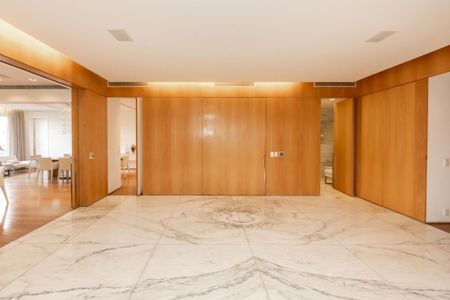 Apartamento à venda com 714m², 5 quartos e NaN vagas