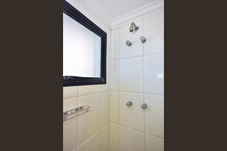 Apartamento à venda com 288m², 4 quartos e 4 vagasChuveiro do banheiro da Suíte 4