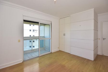 Apartamento à venda com 288m², 4 quartos e 4 vagasSuíte 4