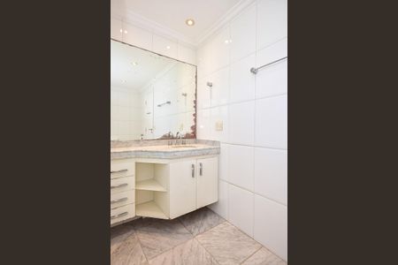 Apartamento à venda com 288m², 4 quartos e 4 vagasBanheiro Suíte 4