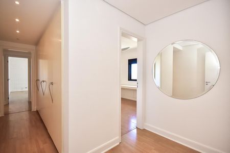 Apartamento à venda com 288m², 4 quartos e 4 vagasCorredor