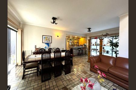 Casa à venda com 3 quartos, 297m² em Vila Pires, Santo André