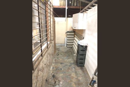 Casa à venda com 3 quartos, 300m² em Vila Ema, São Paulo