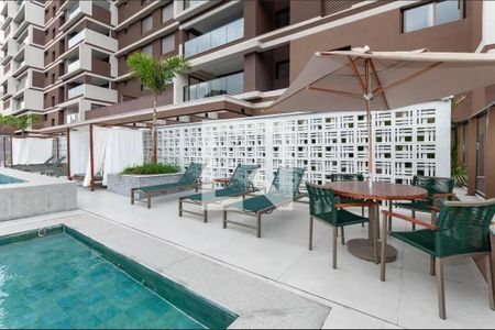 Apartamento à venda com 144m², 3 quartos e 3 vagas Apartamento à venda com 144m², 3 quartos e 3 vagasÁrea comum - Piscina