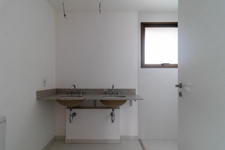 Apartamento à venda com 144m², 3 quartos e 3 vagas Apartamento à venda com 144m², 3 quartos e 3 vagasBanheiro da Suíte 2