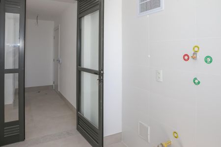 Apartamento à venda com 238m², 4 quartos e 3 vagas Apartamento à venda com 238m², 4 quartos e 3 vagasÁrea de Serviço