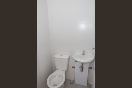 Apartamento à venda com 238m², 4 quartos e 3 vagas Apartamento à venda com 238m², 4 quartos e 3 vagas Banheiro de Serviço