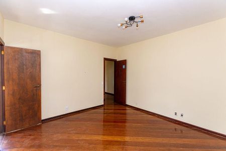 Casa à venda com 4 quartos, 318m² em Itaipu, Niterói