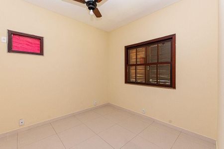 Casa à venda com 4 quartos, 318m² em Itaipu, Niterói