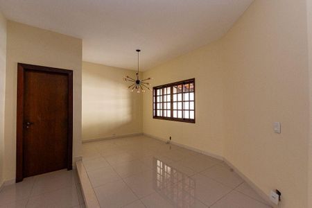 Casa à venda com 4 quartos, 318m² em Itaipu, Niterói