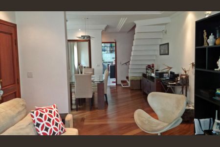 Casa à venda com 4 quartos, 194m² em Vila Suzana, São Paulo