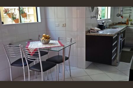 Casa à venda com 194m², 4 quartos e 6 vagas
