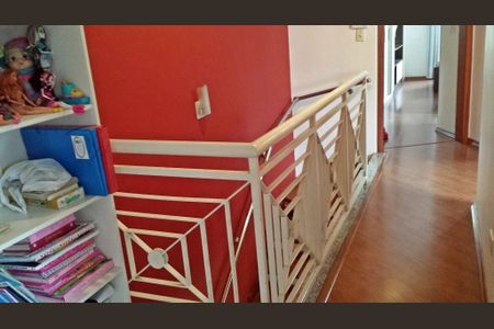 Casa à venda com 4 quartos, 194m² em Vila Suzana, São Paulo