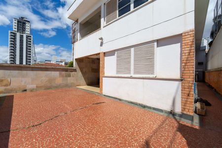 Casa à venda com 720m², 8 quartos e 8 vagas Casa à venda com 720m², 8 quartos e 8 vagasÁrea comum