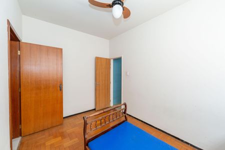 Casa à venda com 720m², 8 quartos e 8 vagas Casa à venda com 720m², 8 quartos e 8 vagasQuarto 5