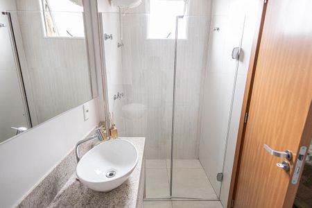 Apartamento à venda com 55m², 2 quartos e 2 vagasBanheiro da Suíte 2