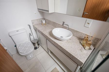 Apartamento à venda com 55m², 2 quartos e 2 vagasBanheiro da Suíte 2