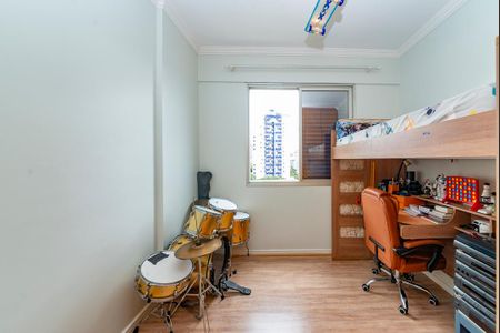 Apartamento à venda com 130m², 4 quartos e 2 vagasQuarto 2