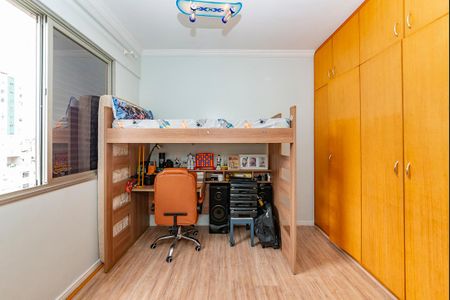 Apartamento à venda com 130m², 4 quartos e 2 vagasQuarto 2
